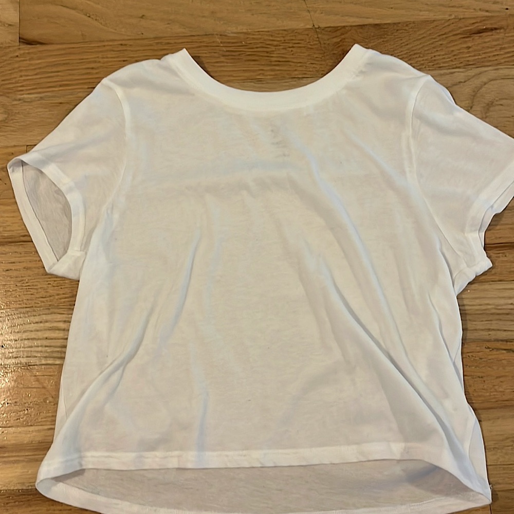 supper basic white tee